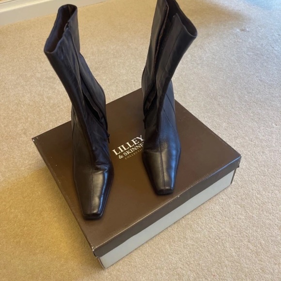 Chic Dark Brown Leather Heeled Boots - Picture 2 of 5